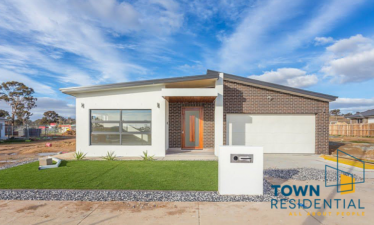 32 Booroolong Street, THROSBY  ACT  2914
