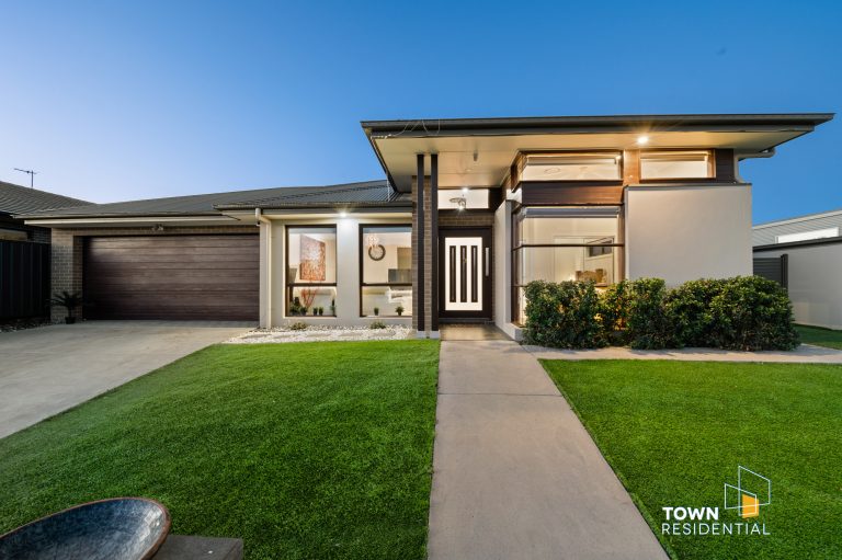 73 Bernard Heinze Avenue, MONCRIEFF  ACT  2914