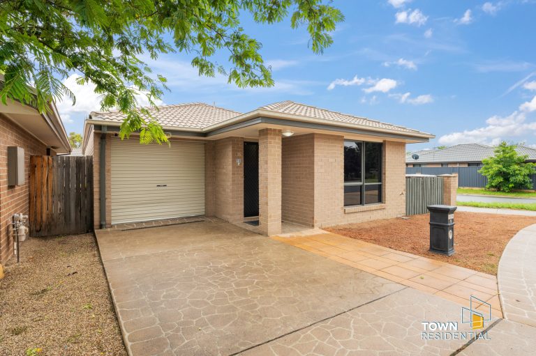 15 Jeff Snell Crescent, DUNLOP  ACT  2615