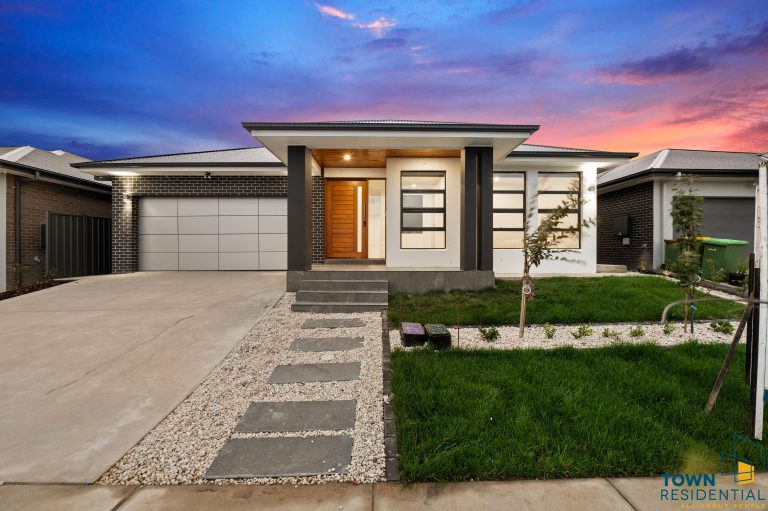 21 Charlow Street, GOOGONG  NSW  2620