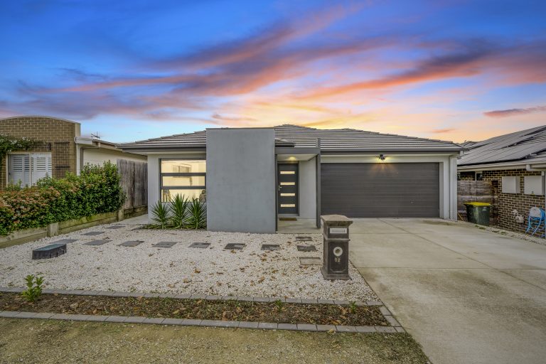 82 Greg Urwin Circuit, CASEY  ACT  2913