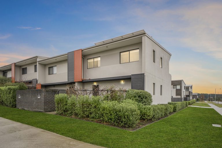 2 Taggart Terrace, COOMBS  ACT  2611