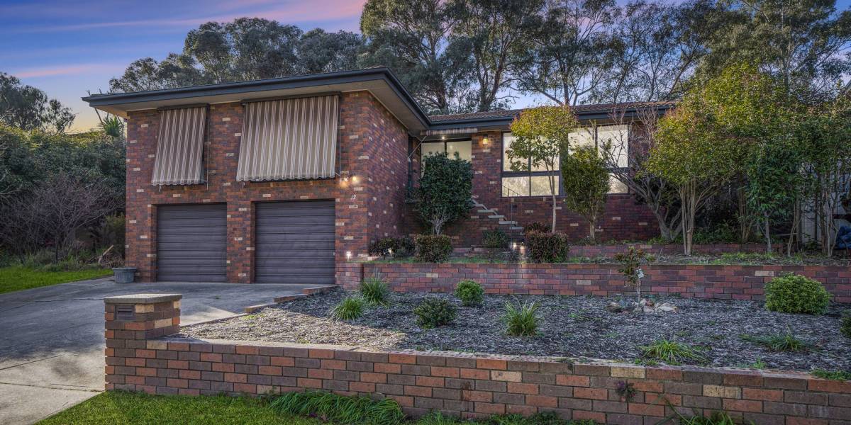 12 Stuckey Place, CHARNWOOD, ACT 2615 AUS