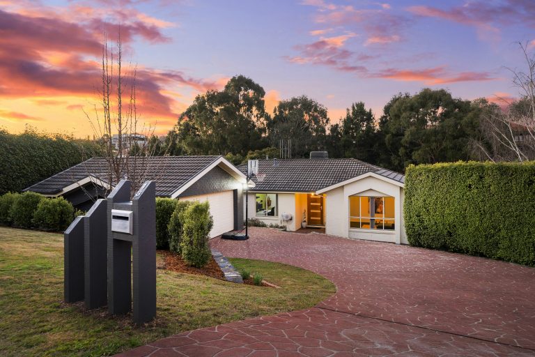 13 Lindwall Place, NICHOLLS  ACT  2913