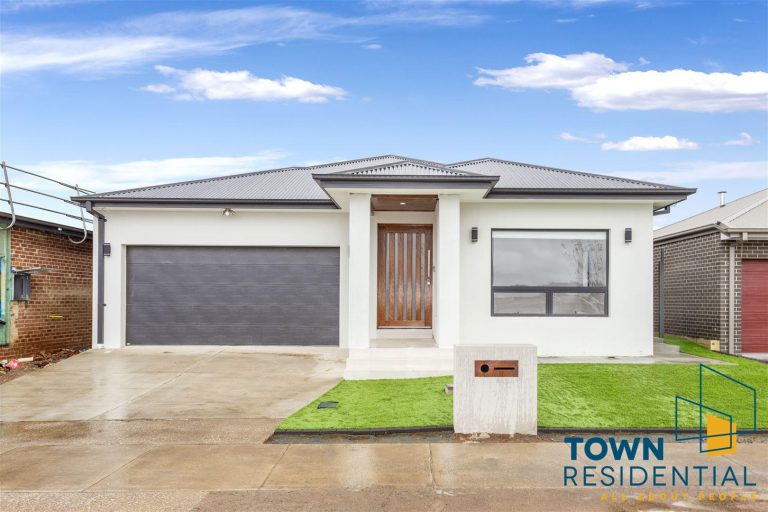 9 Mees Street, TAYLOR  ACT  2913