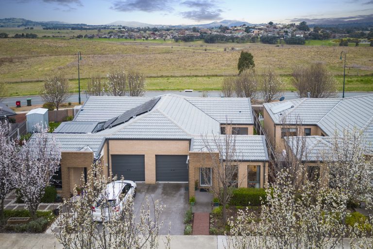 2/204 Mcfarlane Burnet Avenue, MACGREGOR  ACT  2615