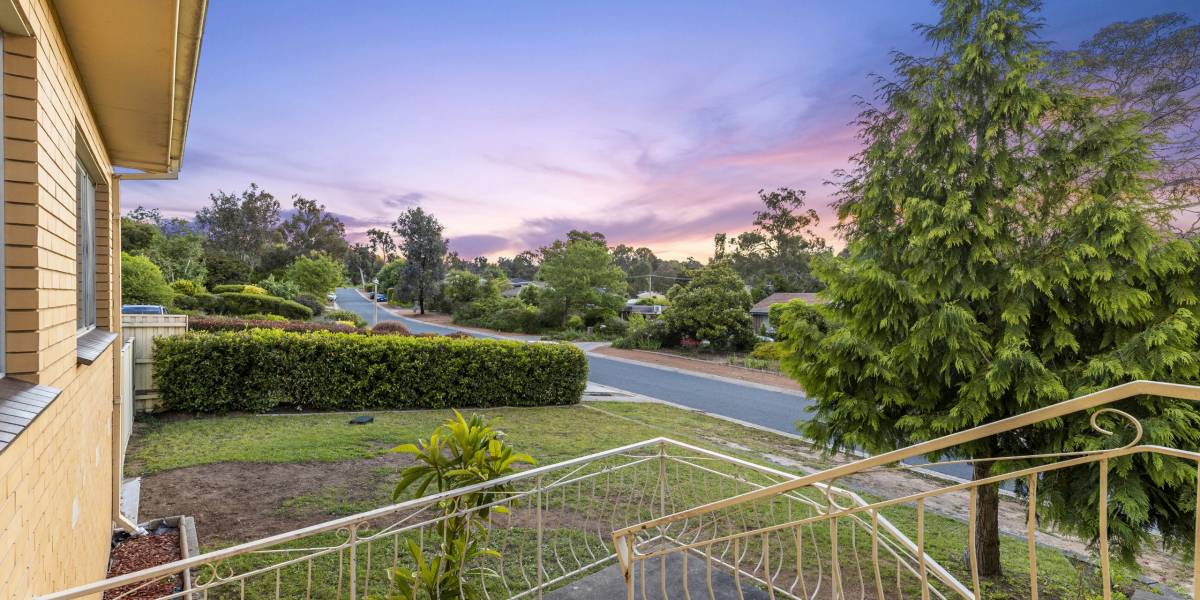 17 Mathieson Crescent, WEETANGERA, ACT 2614 AUS