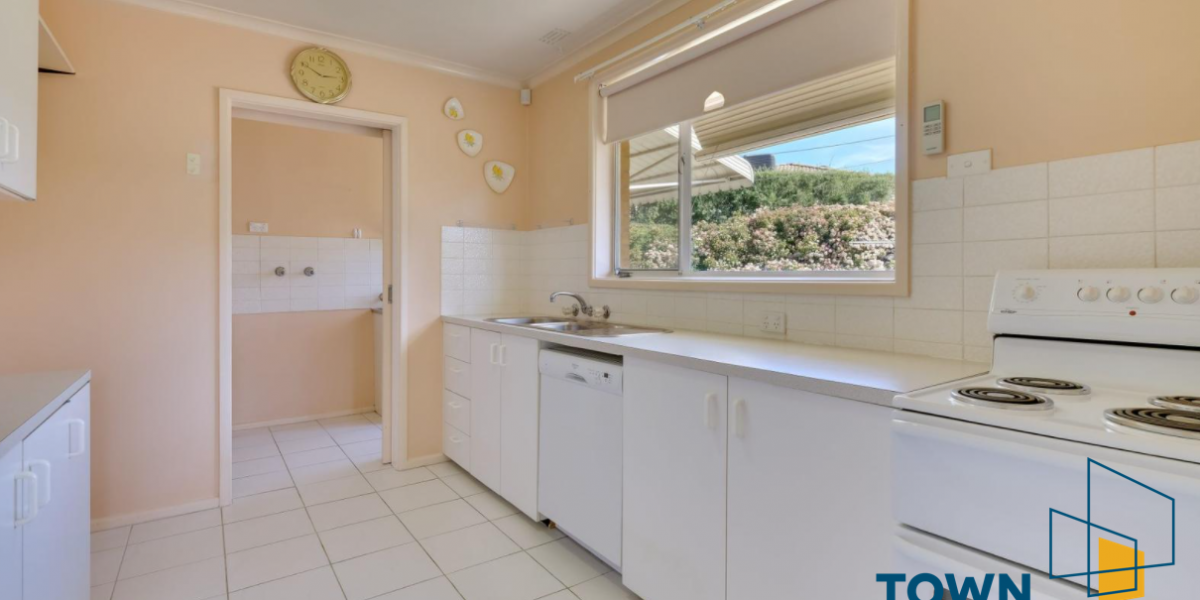 6 Eggleston Crescent, CHIFLEY, ACT 2606 AUS