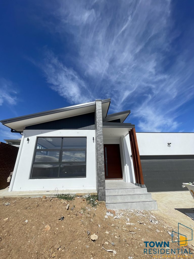 13 Patkin Street, WHITLAM  ACT  2611