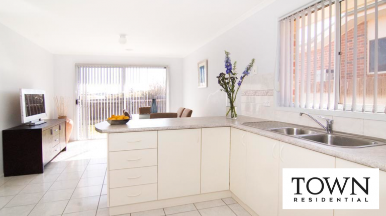 6 McDonnell Close, DUNLOP  ACT  2615