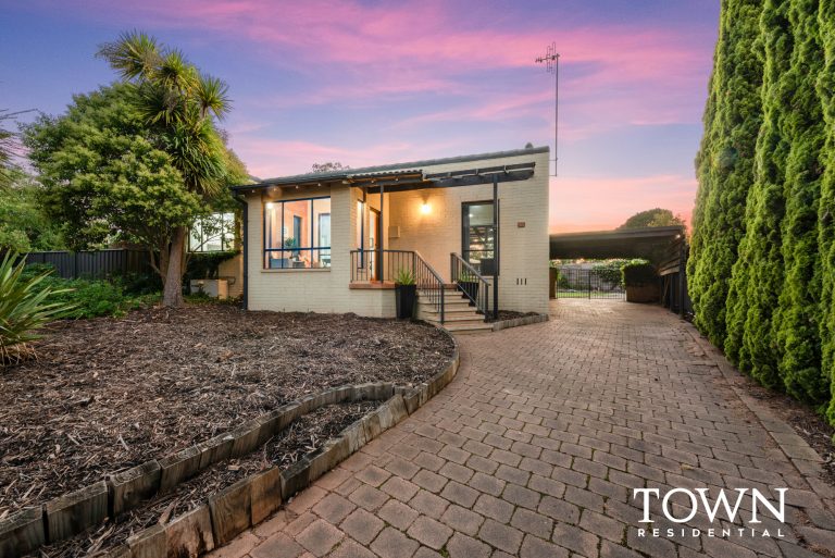 16 Boote place, SPENCE  ACT  2615