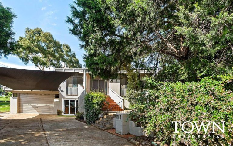 61 Belconnen Way, WEETANGERA  ACT  2614