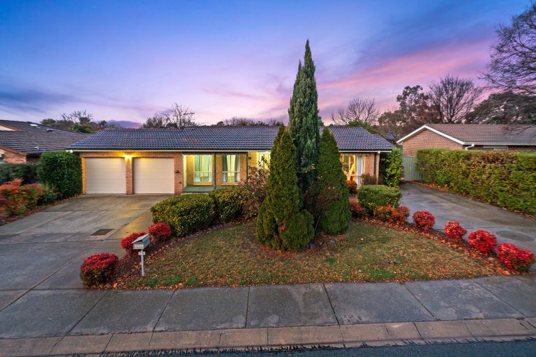 76 Keverstone Circuit, ISABELLA PLAINS  ACT  2905