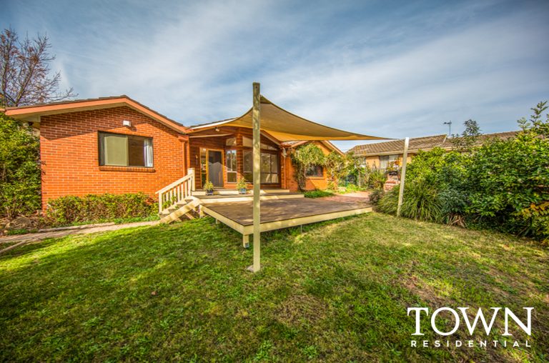 30 Salmond Street, CHIFLEY  ACT  2606