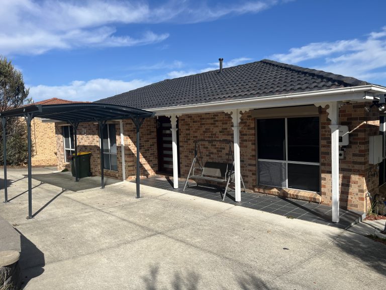 32 barr smith avenue, BONYTHON  ACT  2905