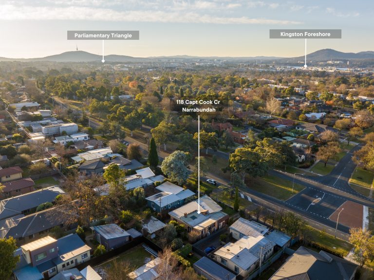 118 Captain Cook Crescent, NARRABUNDAH  ACT  2604