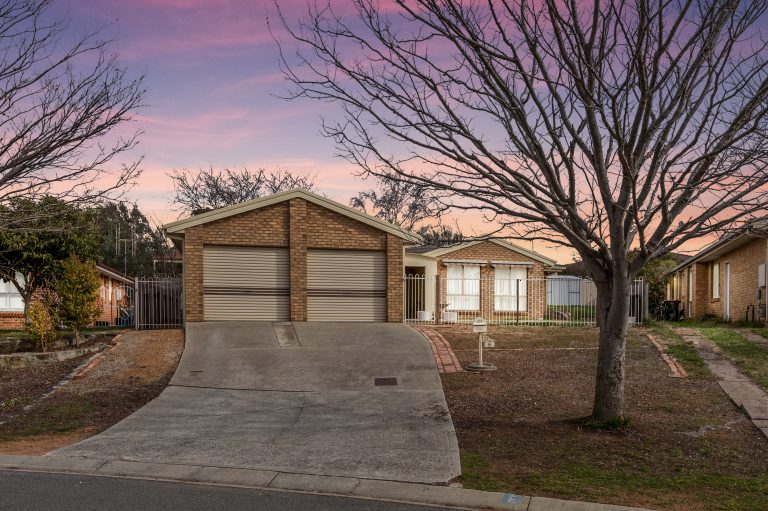 6 Guginya Crescent, NGUNNAWAL  ACT  2913