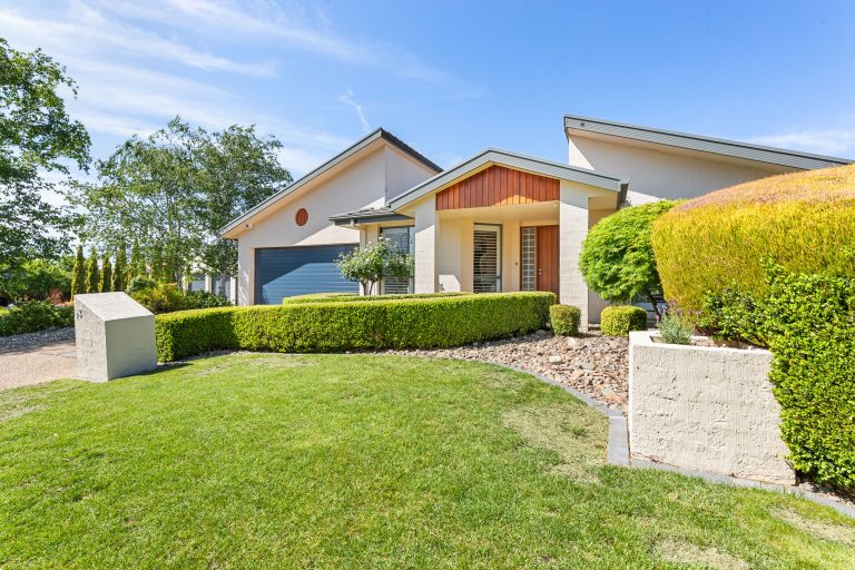 13 Clemenger Street, NICHOLLS  ACT  2913