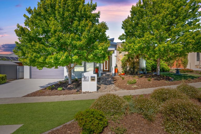 23 Ruth Dobson Street, CASEY  ACT  2913