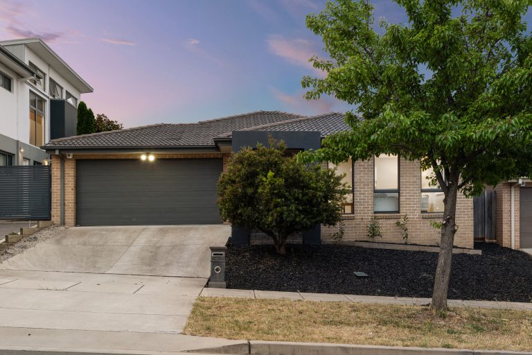 8 Dinah Street, BONNER  ACT  2914