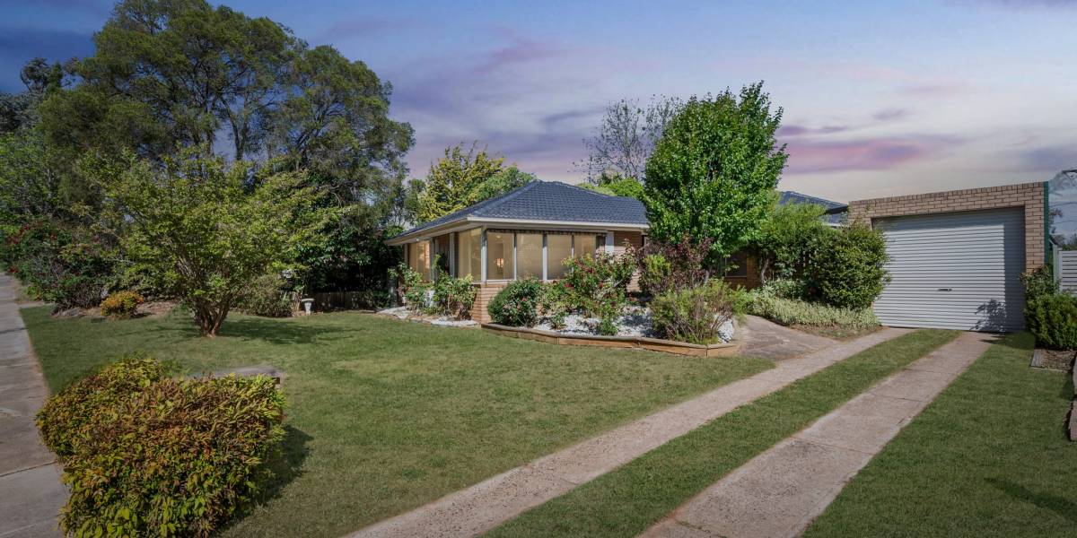 54 Chuculba Crescent, GIRALANG, ACT 2617 AUS
