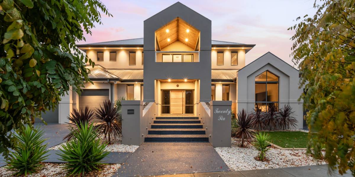 26 Jeanne Young Circuit, MCKELLAR, ACT 2617 AUS