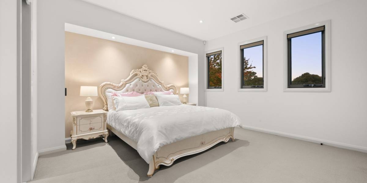 26 Jeanne Young Circuit, MCKELLAR, ACT 2617 AUS