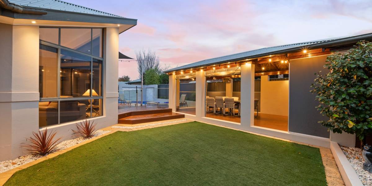 26 Jeanne Young Circuit, MCKELLAR, ACT 2617 AUS