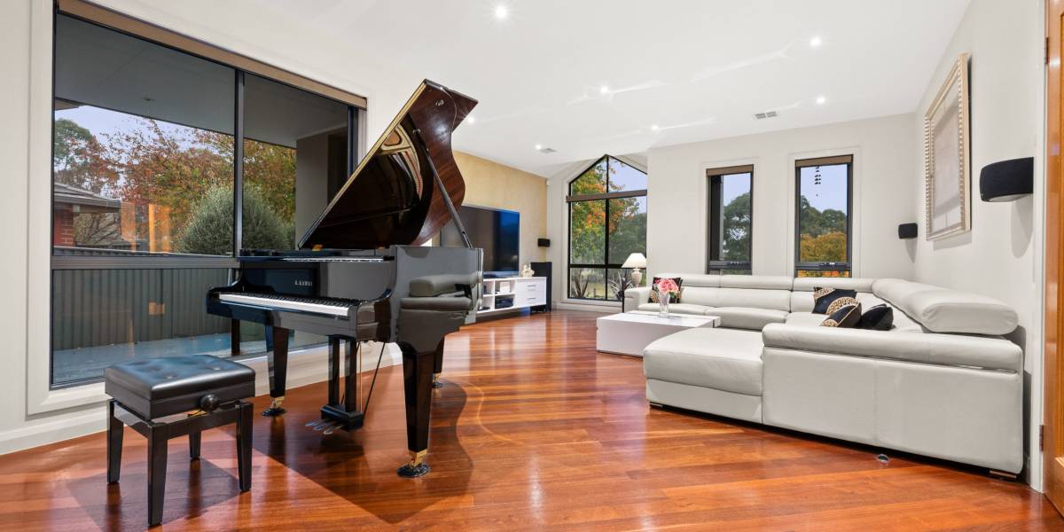 26 Jeanne Young Circuit, MCKELLAR, ACT 2617 AUS
