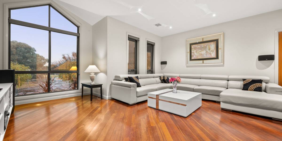 26 Jeanne Young Circuit, MCKELLAR, ACT 2617 AUS