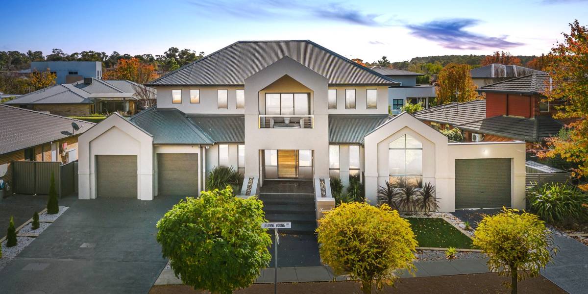 26 Jeanne Young Circuit, MCKELLAR, ACT 2617 AUS