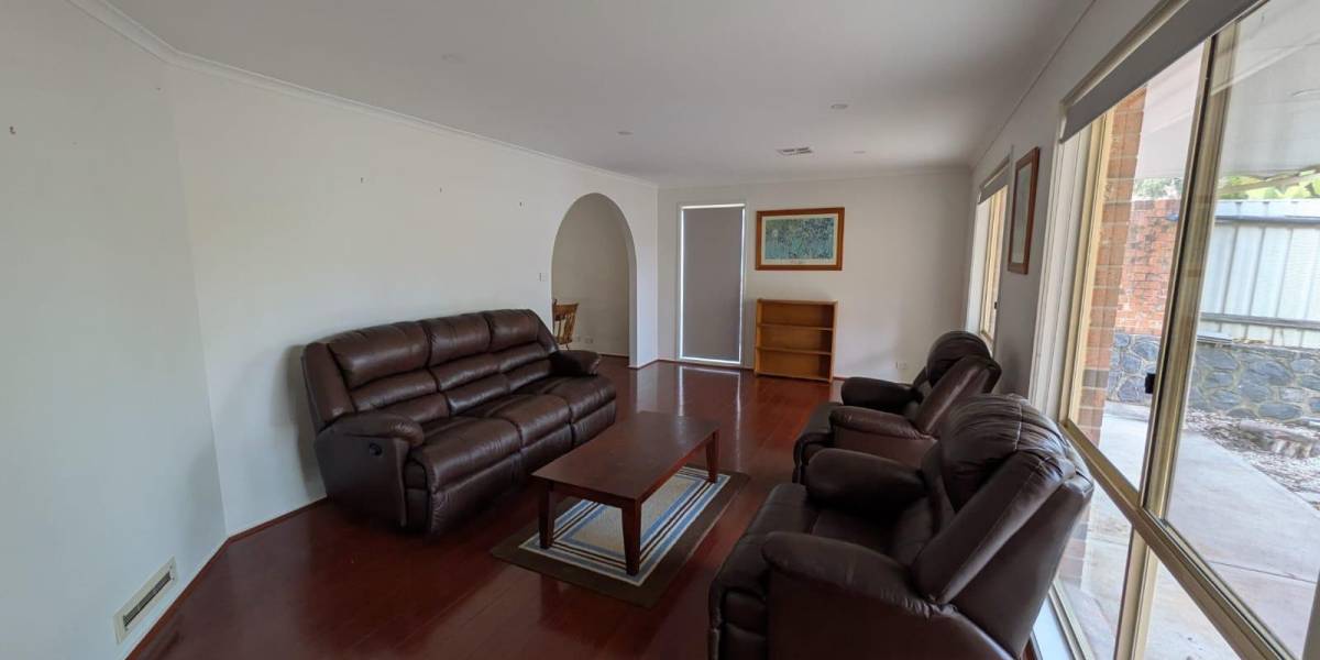 10 Ringrose Crescent, ISAACS, ACT 2607 AUS
