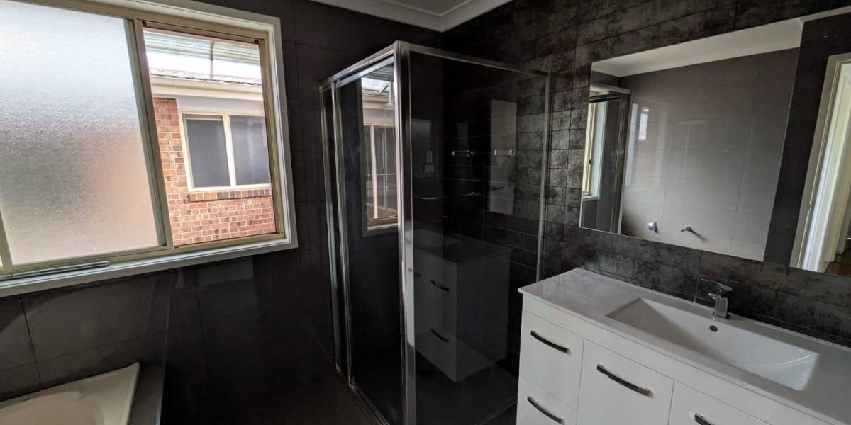 10 Ringrose Crescent, ISAACS, ACT 2607 AUS