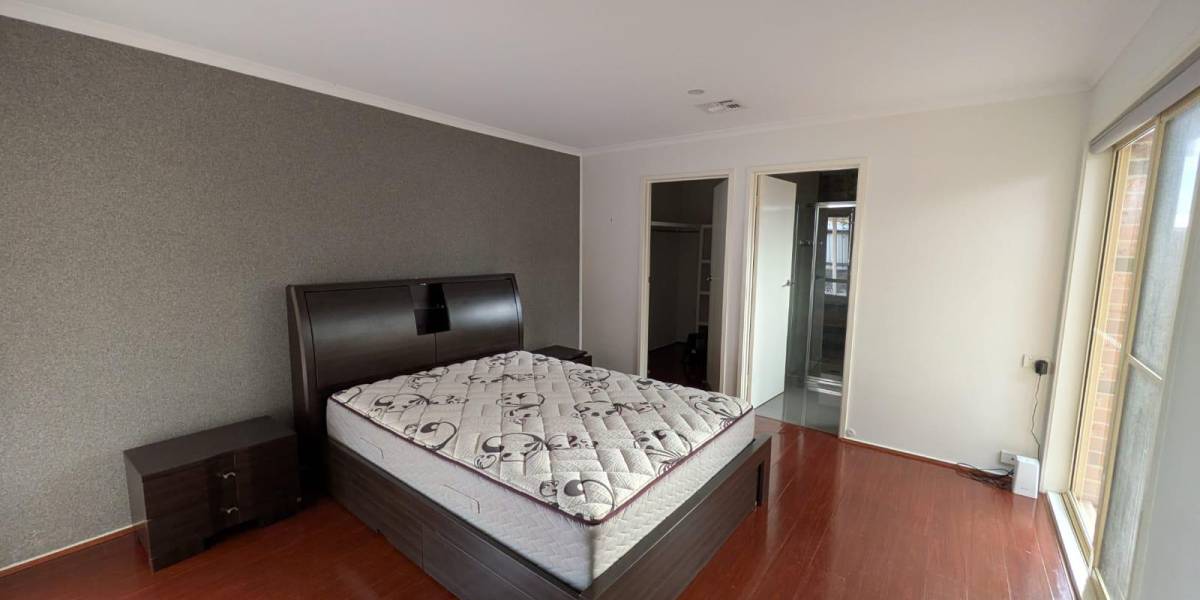 10 Ringrose Crescent, ISAACS, ACT 2607 AUS