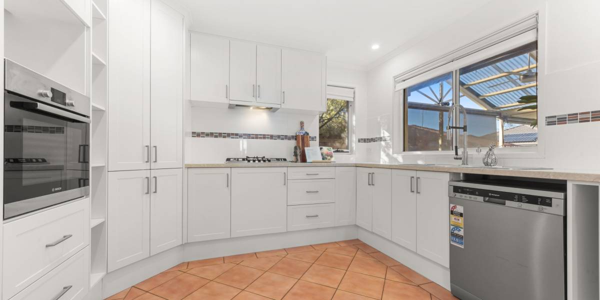 33 Delma View, GUNGAHLIN, ACT 2912 AUS