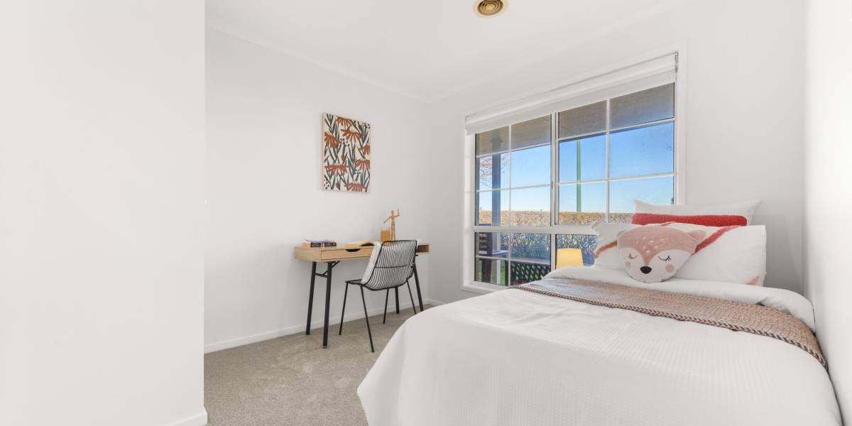 33 Delma View, GUNGAHLIN, ACT 2912 AUS