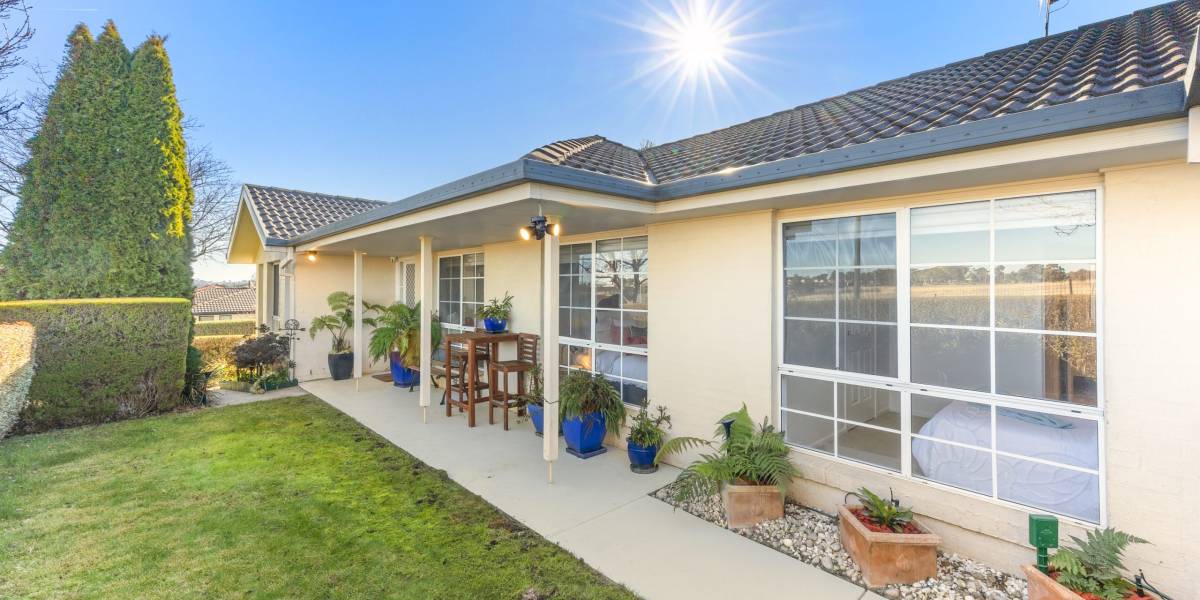 33 Delma View, GUNGAHLIN, ACT 2912 AUS