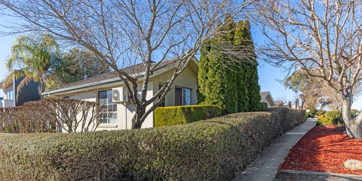 33 Delma View, GUNGAHLIN, ACT 2912 AUS
