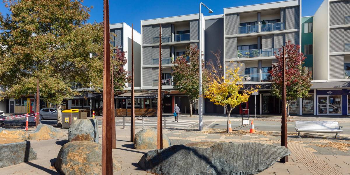 33 Delma View, GUNGAHLIN, ACT 2912 AUS