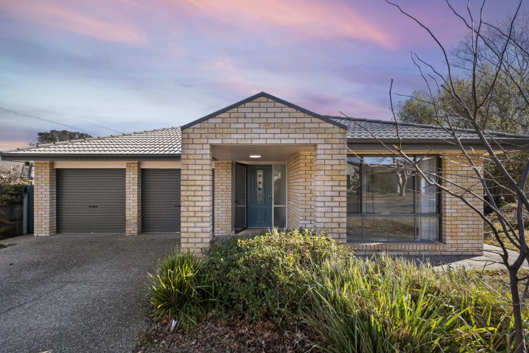 18 Cooloola Street, AMAROO  ACT  2914