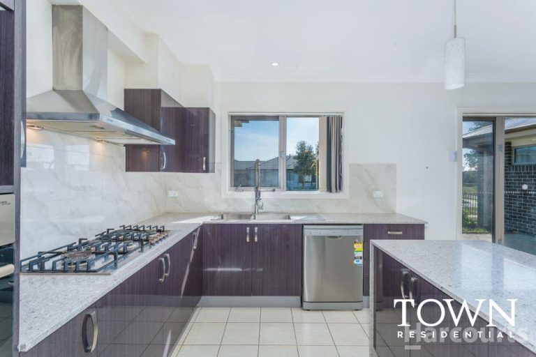 1 Mcgowan Crescent, GOOGONG  NSW  2620