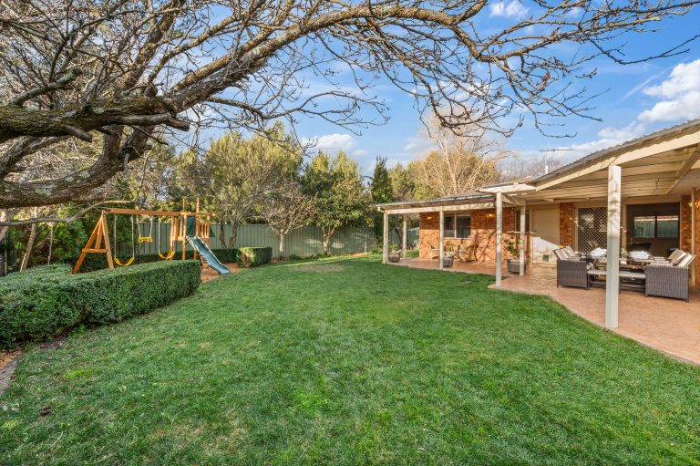 43 Freda Bennett Circuit, NICHOLLS  ACT  2913