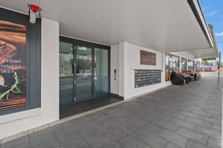 2/2 Hinder Street, GUNGAHLIN  ACT  2912