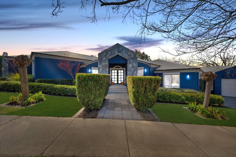 2 Viner Place, NICHOLLS  ACT  2913