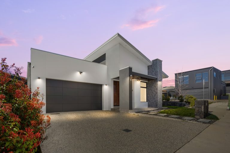 13 Baas Becking Street, WHITLAM  ACT  2611