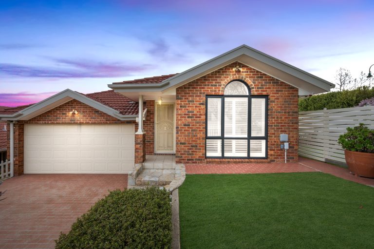 2 Mt Warning Crescent, PALMERSTON  ACT  2913