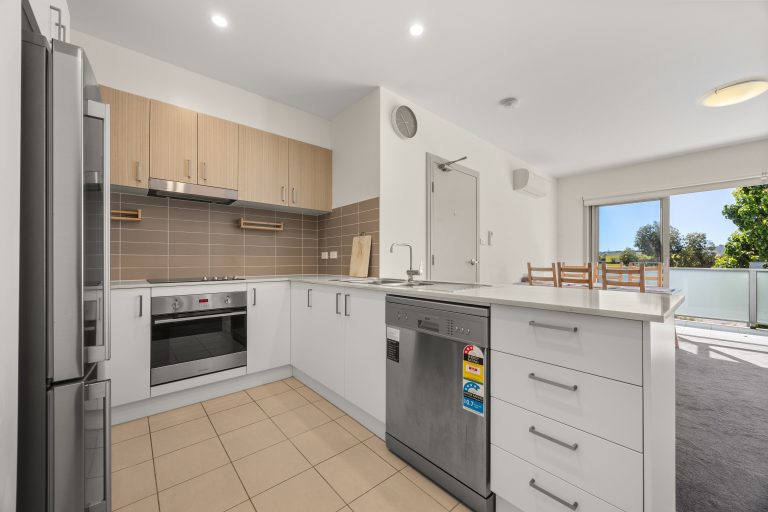 57/41 Clare Burton Crescent, FRANKLIN  ACT  2913