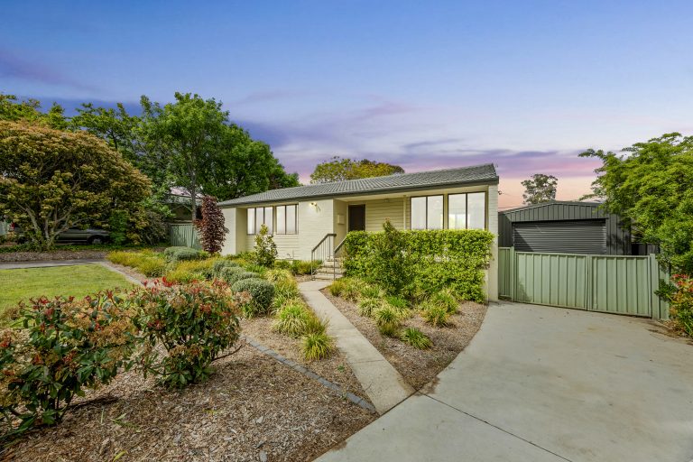 10 Garrard Street, SPENCE  ACT  2615