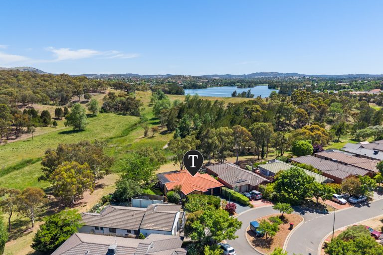 30 Kangaroo Close, NICHOLLS  ACT  2913