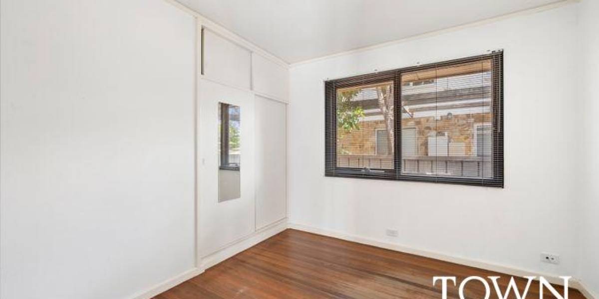 67 Kent Street, DEAKIN, ACT 2600 AUS